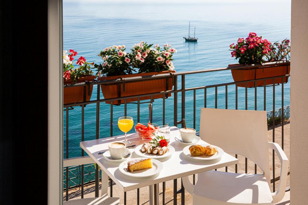 Hotel Punta Nord Est Castellammare del Golfo Exterior foto